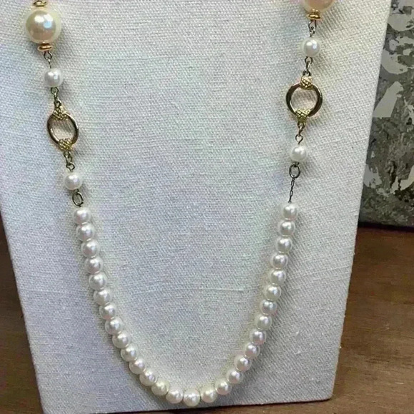 Faux Pearl Necklace with Gold Accents and Chain - Picture 5 of 6
